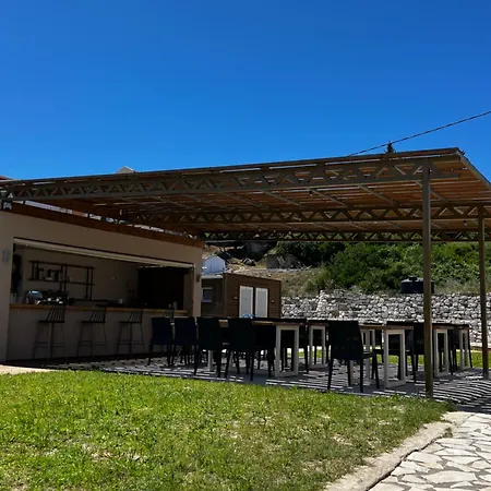 Nuevo Vista Bed & Breakfast Kávos